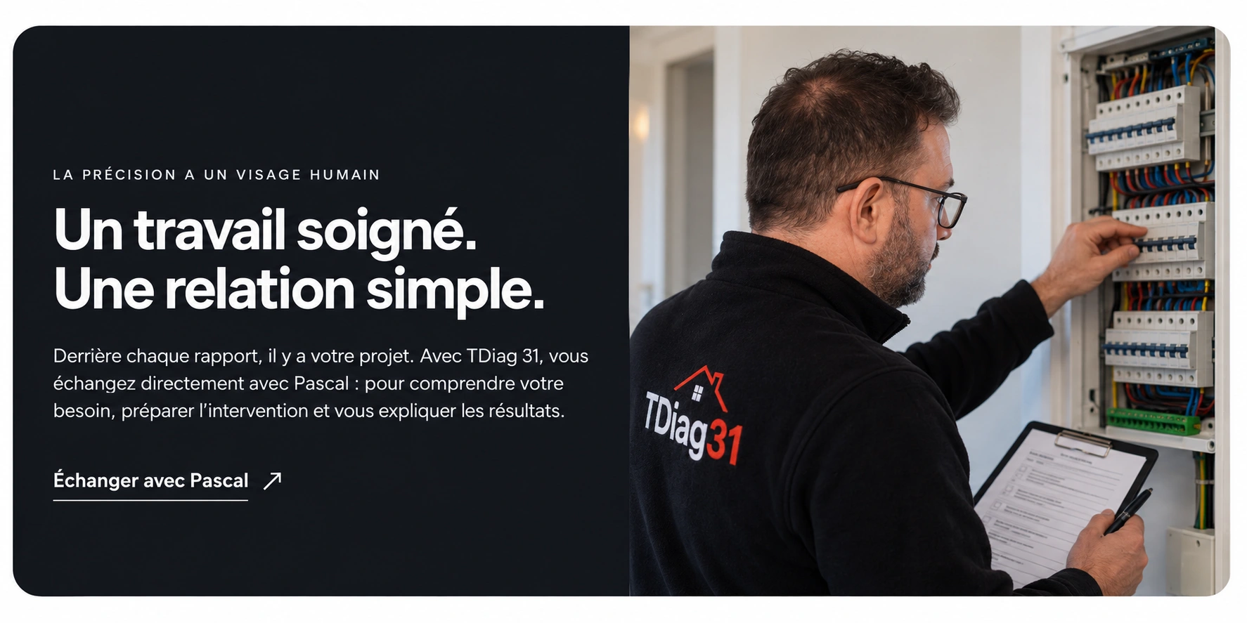 Pascal devant un tableau électrique
